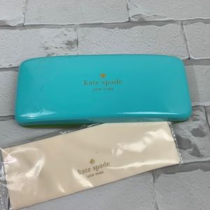 Kate spade sunglasses eyeglasses case with cloth.